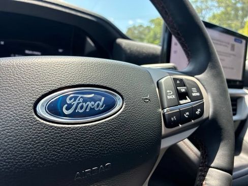 Used 2025 Ford Explorer Active w/ Active Comfort Package AWD/4WD image 28