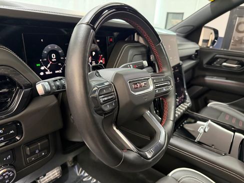 Used 2025 GMC Yukon AT4 Ultimate AWD/4WD image 17