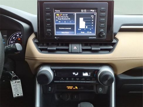 Used 2020 Toyota RAV4 LE image 19