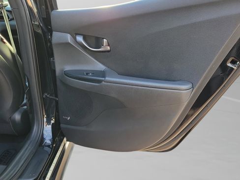 Used 2019 Hyundai Veloster Turbo image 9