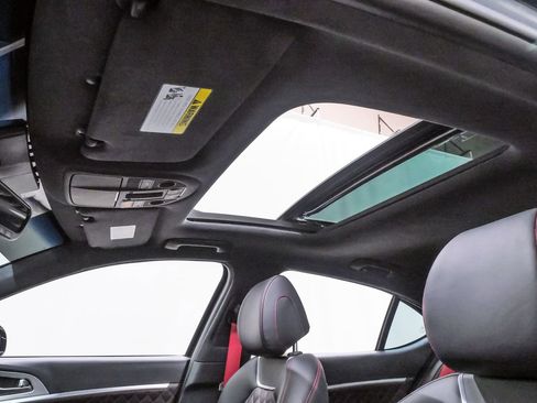 Certified 2022 Genesis G70 3.3T RWD image 10