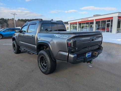 Used 2016 Toyota Tacoma TRD Off-Road image 3
