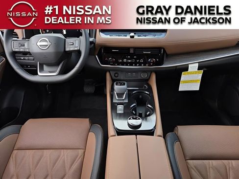 New 2026 Nissan Rogue Platinum w/ Platinum Premium Package image 5