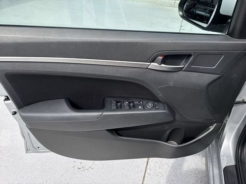 Used 2020 Hyundai Elantra Value Edition w/ Winter Weather Package FWD image 38
