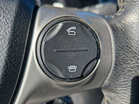 Used 2012 Toyota Camry L image 17