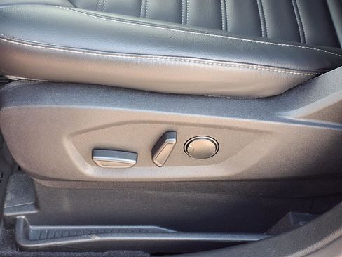 Used 2024 Ford Edge SEL w/ Convenience Package image 4