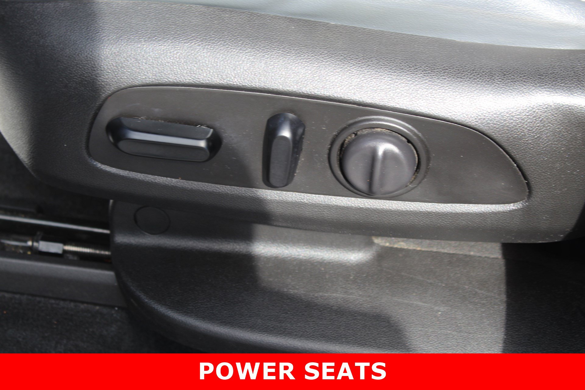 Used 2020 Buick Enclave Essence FWD image 12