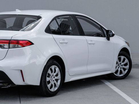 Used 2023 Toyota Corolla LE FWD image 13