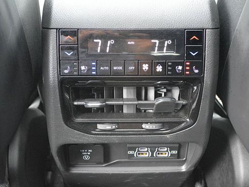 Used 2024 Jeep Grand Cherokee Summit AWD/4WD image 18