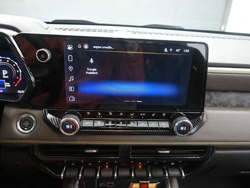 Used 2025 Chevrolet Colorado ZR2 image 17