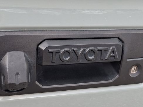 Used 2023 Toyota Tacoma TRD Off-Road image 29