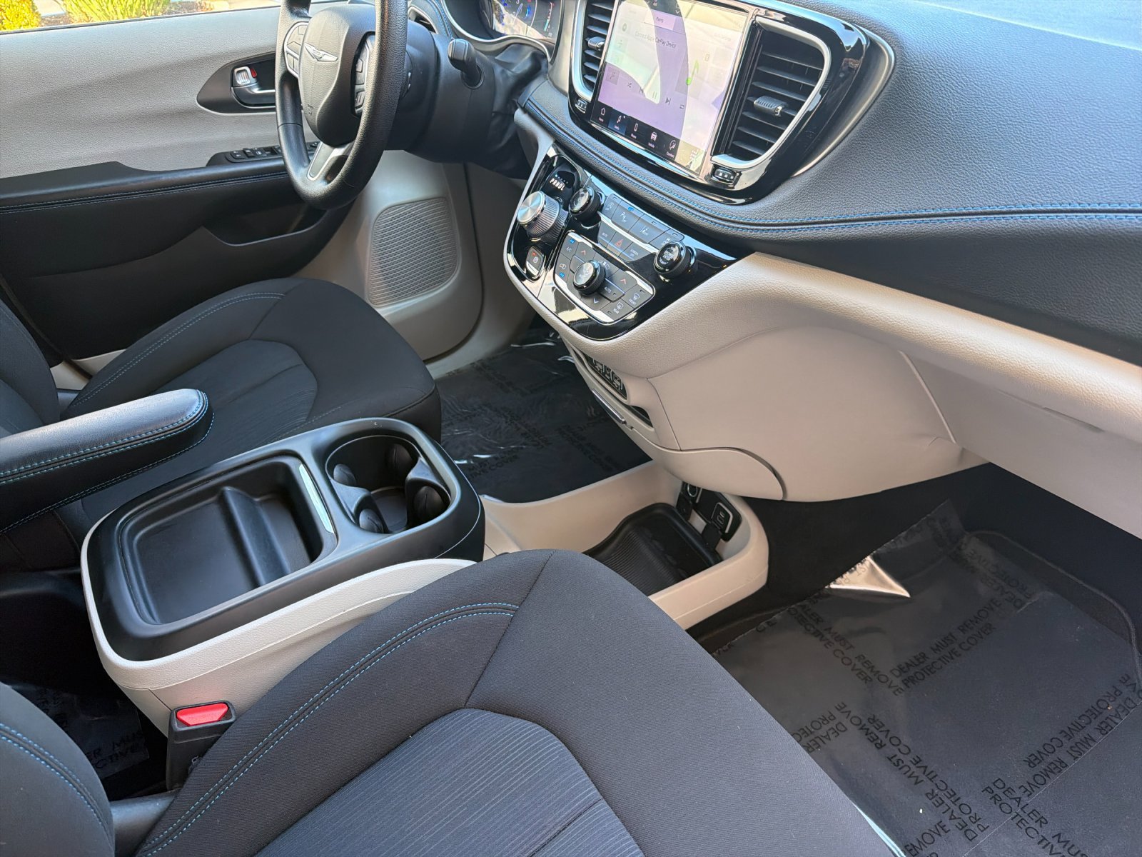 Used 2021 Chrysler Pacifica Touring FWD image 19