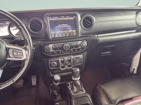Used 2021 Jeep Gladiator Overland AWD/4WD image 38