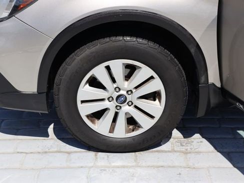 Used 2018 Subaru Outback 2.5i Premium AWD/4WD image 40