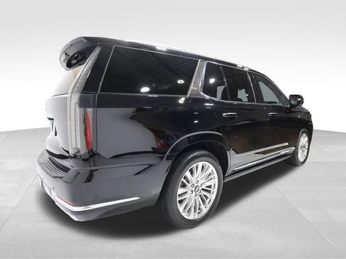 Certified 2025 Cadillac Escalade Premium Luxury w/ Touring Package AWD/4WD image 4