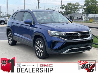 Used 2022 Volkswagen Taos SE w/ Panoramic Sunroof Package