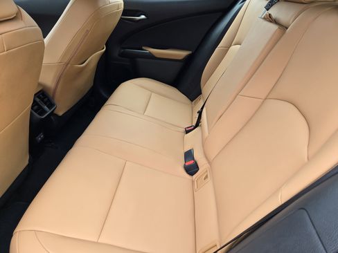 Used 2025 Lexus UX 300h FWD image 40