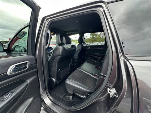 Used 2019 Jeep Grand Cherokee Altitude image 18