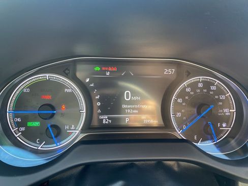 Used 2021 Toyota Venza XLE w/ Softex Package image 7