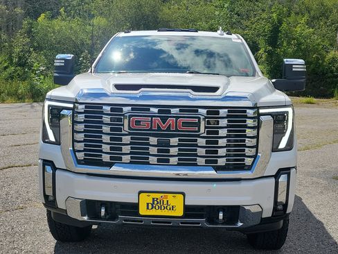 Used 2024 GMC Sierra 2500 Denali w/ Denali Reserve Package AWD/4WD image 2