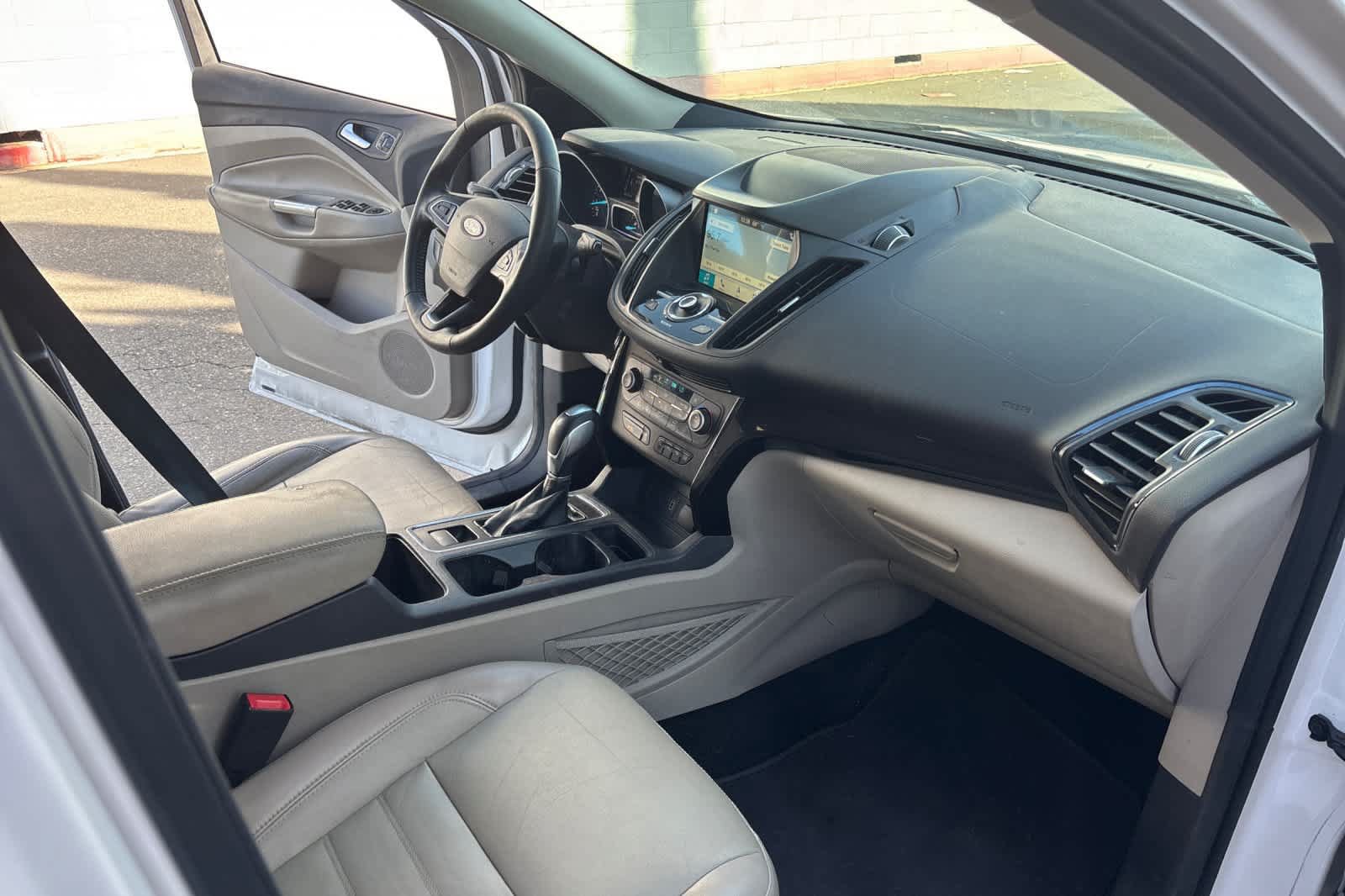Used 2019 Ford Escape Titanium FWD image 18