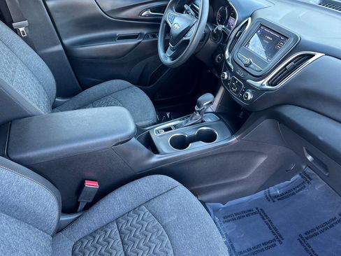 Used 2022 Chevrolet Equinox LT FWD image 17