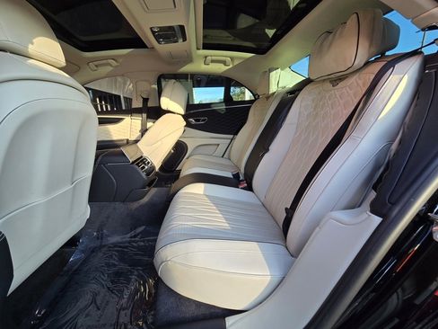 Used 2020 Bentley Flying Spur W12 image 36