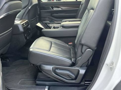 Used 2023 Jeep Grand Wagoneer 4WD image 16