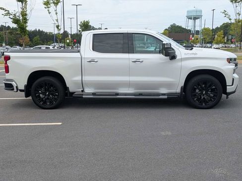 Used 2021 Chevrolet Silverado 1500 High Country w/ Technology Package AWD/4WD image 4