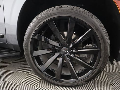 Used 2021 GMC Yukon SLT w/ SLT Premium Package image 34