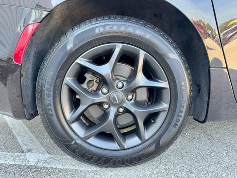 Used 2019 Chrysler Pacifica Touring-L Plus w/ Advanced Safetytec Group FWD image 33