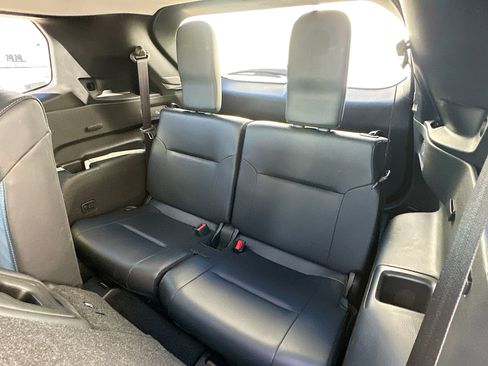 Used 2024 Mitsubishi Outlander SE image 27