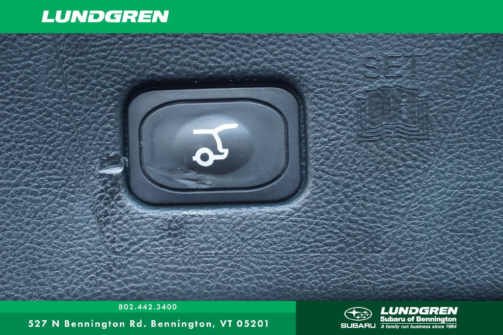 Used 2018 Ford Edge Titanium w/ Equipment Group 301A AWD/4WD image 26