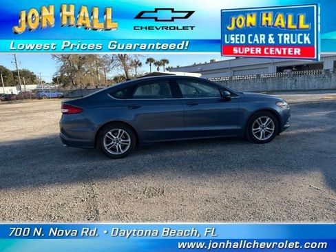 Used 2018 Ford Fusion SE w/ Fusion SE Technology Package image 10