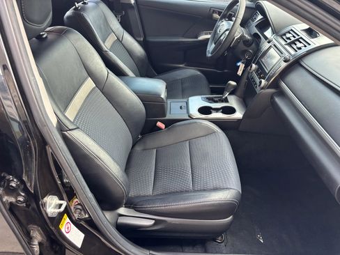 Used 2013 Toyota Camry SE image 10