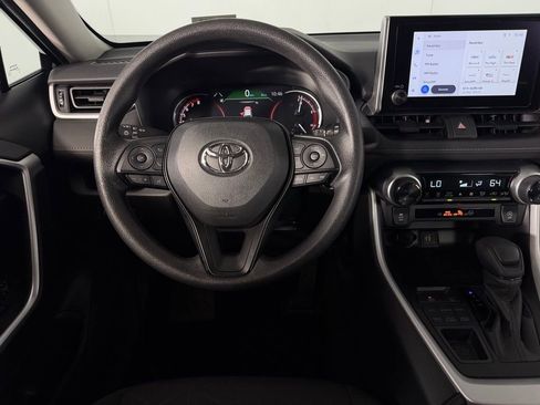 Used 2025 Toyota RAV4 XLE AWD/4WD image 11