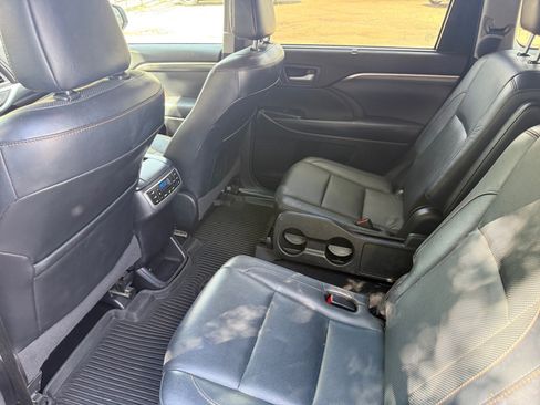 Used 2018 Toyota Highlander Limited Platinum AWD/4WD image 17