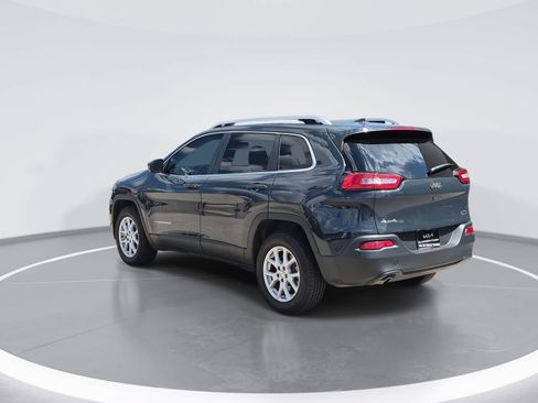 Used 2018 Jeep Cherokee Latitude Plus AWD/4WD image 6