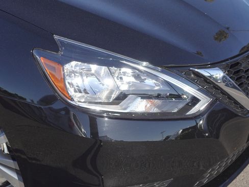 Used 2019 Nissan Sentra SV w/ Special Edition Package FWD image 2