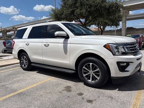 Used 2018 Ford Expedition XLT w/ Equipment Group 202A RWD image 7