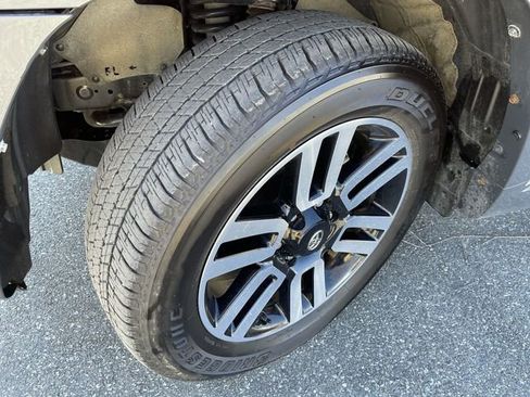 Used 2024 Toyota 4Runner Limited AWD/4WD image 10