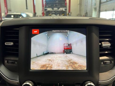 New 2024 RAM 3500 Tradesman AWD/4WD image 25