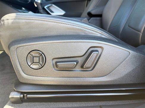 Used 2023 Audi Q3 2.0T Premium Plus w/ Premium Plus Package image 9