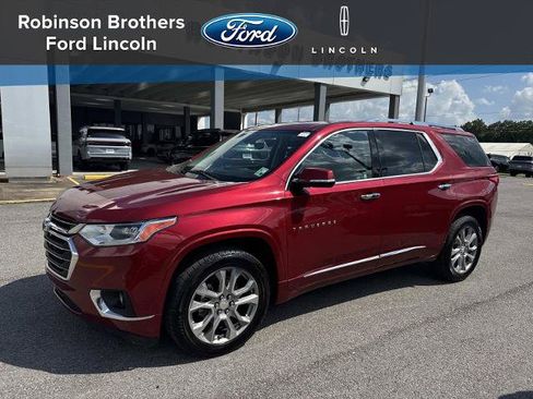 Used 2019 Chevrolet Traverse Premier w/ Driver Confidence II Package FWD image 1