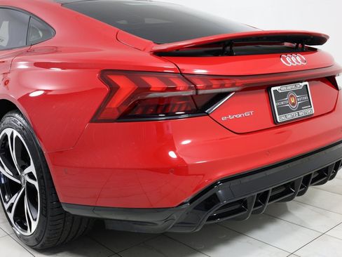 Used 2022 Audi e-tron GT Prestige image 47