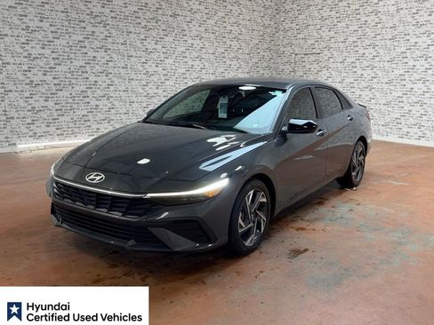 Certified 2025 Hyundai Elantra Sport FWD image 3