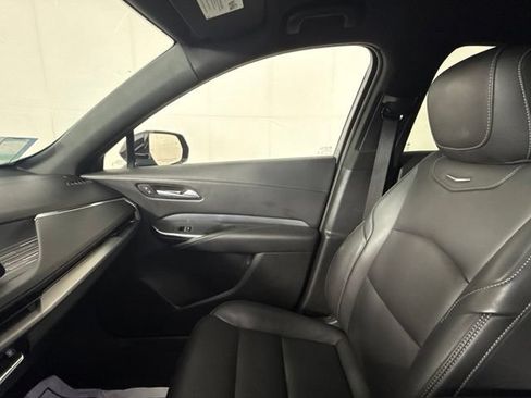 Used 2025 Cadillac XT4 Premium Luxury FWD image 23