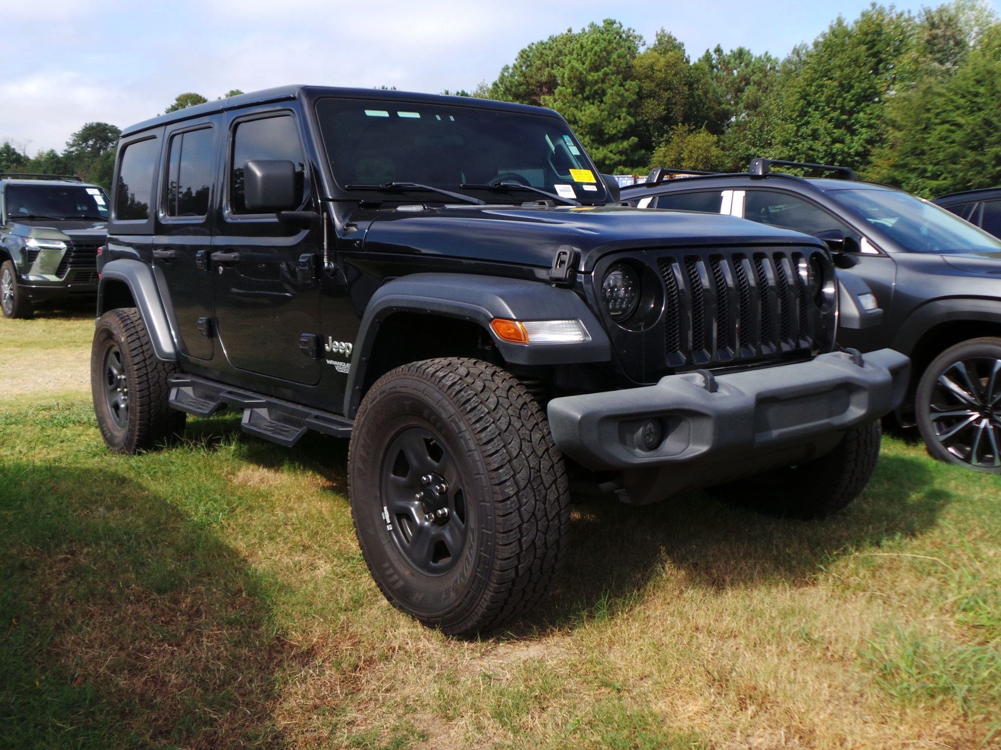 Used 2020 Jeep Wrangler Unlimited Sport AWD/4WD image 2