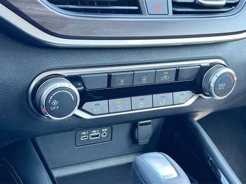 Used 2023 Nissan Altima 2.5 SV image 15