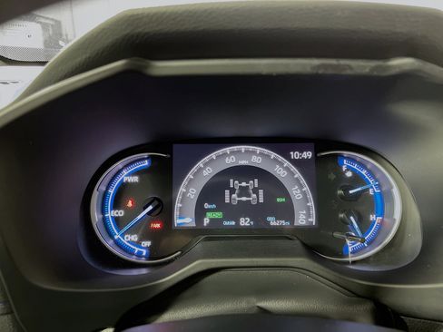 Used 2024 Toyota RAV4 SE image 21